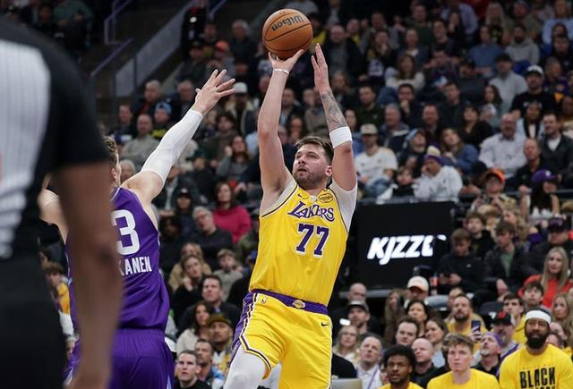 爱游戏体育 (AYX SPORTS)包含东契奇在西班牙队比赛中爆冷，表现优异引发热议！的词条